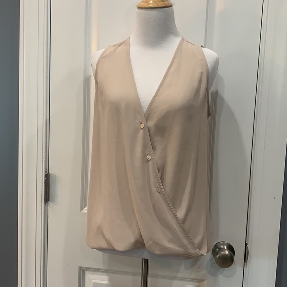 Chelsea tan wrap sleeveless shirt size S - Picture 2 of 8